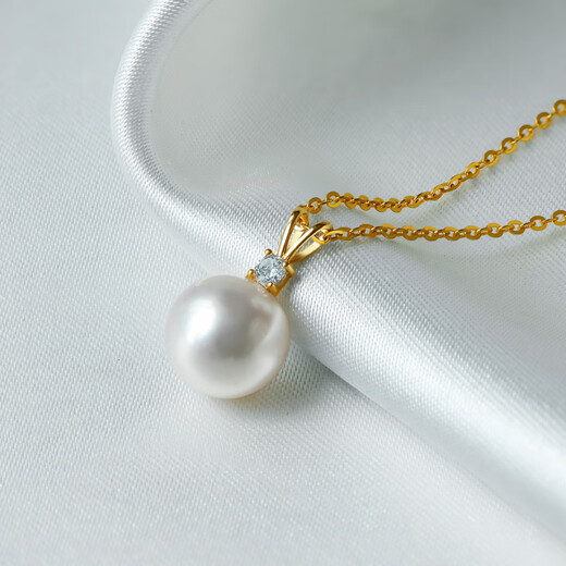 Pearl Queen (PearlQueen) Freshwater Pearl 18K Gold 9-9.5mm Pearl, Perfect Round, High Light, Slightly Flawed, 9-9.5mm