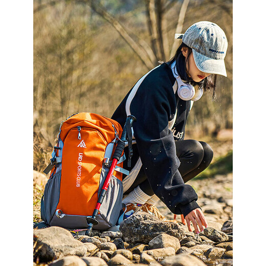 铂呐苓登山包户外背包旅游轻便双肩包男女运动徒步背包露营大容量双肩包 户外登山包【橘色】