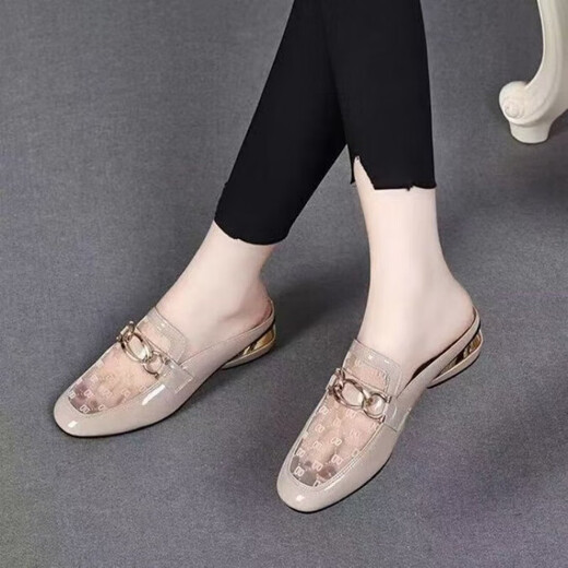 2025 New Baotou demi-glisseurs pour les femmes en été portez des maille à faible talon à la mode à talons à talons épais sandales à feuilles souples