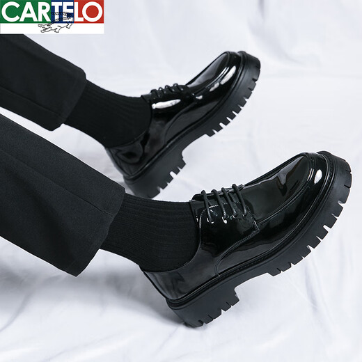 卡帝乐鳄鱼（CARTELO）皮鞋男士夏季新款英伦风商务正装圆头黑色漆皮亮面结婚新郎伴郎鞋 15276黑白 45 标准皮鞋码