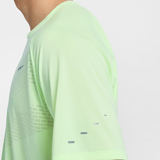 Camiseta de manga corta Nike (Nike) para hombres 2025 Summer NUEVO ARRIBA SPORT SPORTA CORRIENTE ANTERENCIA CORRECTO ALTIVO HV5204-701 Ligeramente amarillo y verde 2XL /185 /Recomendado 170-190Jin [Jin equivale a 0.5 kg]