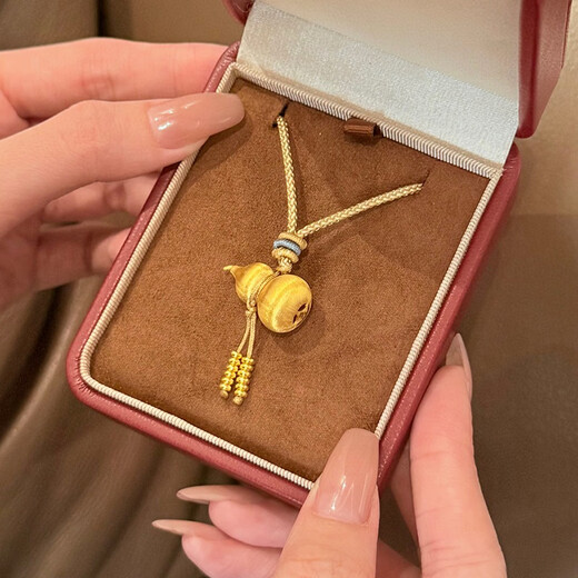 Shien gold brushed gourd pendant for women 999 pure gold blessing necklace new pure gold blessing pendant as a gift for girlfriend Gold gourd necklace gold weight about 6.0 grams