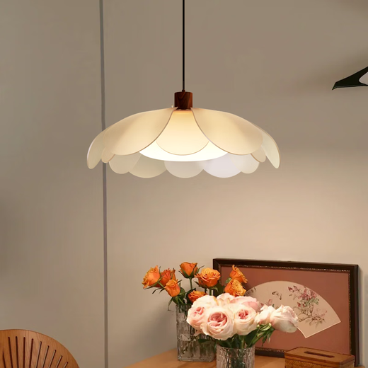 Red product Aijia French medieval style restaurant chandelier cream style 2025 new study room high-end petal bar table lamps chandelier style/45CM three-color light (acrylic flower