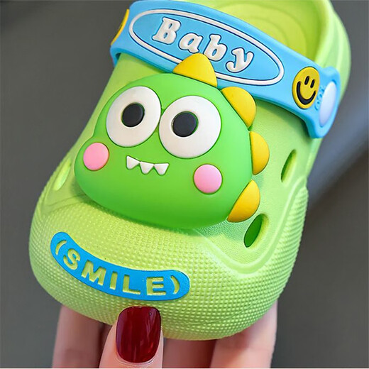 Tiaodegao Sandales pour enfants Chaussures de trou d'été Girls d'été Indoor Anti-Slip Cartoon garçon sandales pour bébé de taille moyenne portant à l'extérieur de la plage Chaussures de trou pour enfants [Bébé Green Dinosaur] 24/25 [Longueur de chaussure 15cm]
