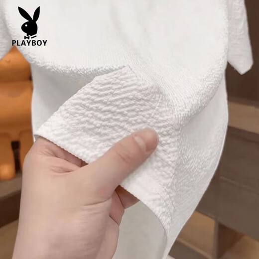 Playboy (Playboy) 2025 Новая мужская футболка с короткими рукавами в летней легкой роскошной универсальной футболке Прохладная и высококачественная модная ледяная шелковая рубашка 1105.