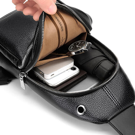 Kangaroo Herren-Crossbody Chest-Tasche echte Leder-Leder-Kopfschicht Kuhleder Leder One-Shoulder Lederbeutel Herren Ins Small Cross Bag Boy's Chest Bag Black 7029 Real Leder
