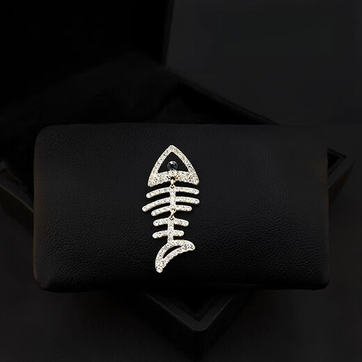 QUAMER Gold Store Personalized Cat Fishbone Brooch 2025 New Trendy Suit Women's Accessories Fixed Clothes Cat