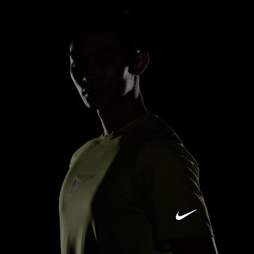 耐克（NIKE）官方HYVERSE DRI-FIT男子防晒速干短袖上衣夏季T恤HV4882 389明黄/山峰白/银 XL