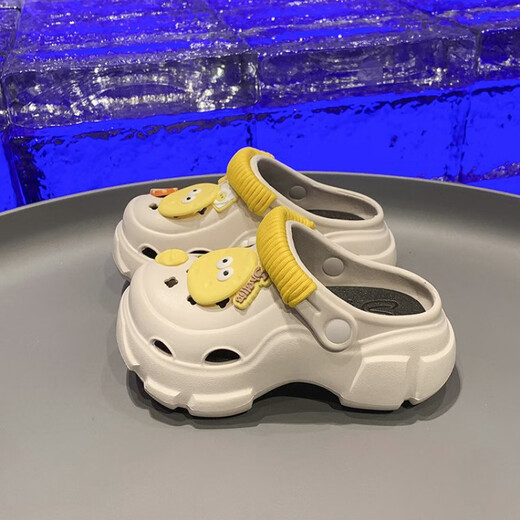 巴豆巴豆女童外穿凉鞋2025夏季新款软底儿童沙滩洞洞鞋防滑女孩踩屎感拖鞋 黑色 24 -25码