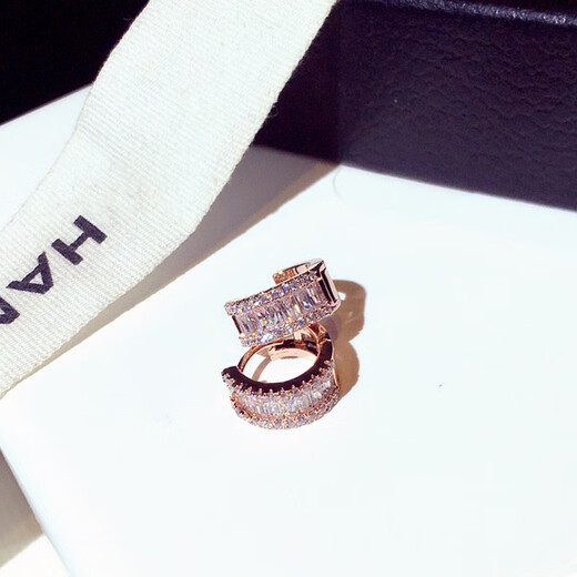 QUAMER18K Rose Gold Earrings 2025 New Style Earrings Hoop Light Luxury Niche Design Ear Jewelry Hoop Diamond Earrings*Rose Gold