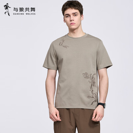 与狼共舞【花卉刺绣】圆领短袖T恤男士2025夏季新款休闲百搭青年上衣6059 卡其701 L (175)