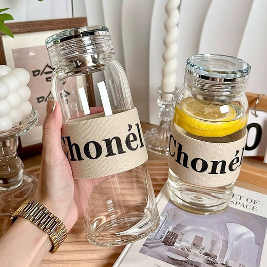 Zhenchu water cup, high-looking glass cup for women, high-end, light luxury, high borosilicate tea water separation cup, high temperature resistant tea cup for men, diamond lid, cup sleeve + heat-resistant and explosion-proof 600ML