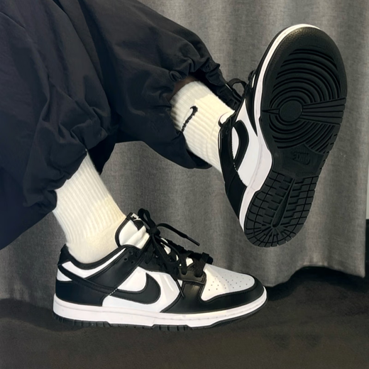 
Nike (NIKE) [Trendy] Women's Shoes New Dunk Retro Low Top Board Shoes Fashion Breathable Trend Lightweight Sports and Leisure Board Shoes CW1590-100 Black and White Panda 38.5