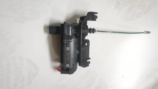 
Yu Nian Xi Shaoan is suitable for Shanghai Volkswagen ID4ID3ID6 parking brake actuator rear pump motor 1EA9272