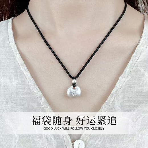 Lao Fengxiang's pure silver chubby necklace for women, exquisite sterling silver pendant, clavicle chain, birthday and Valentine's Day gift for girlfriend, classic brand gift box *shipping from eight warehouses/fast delivery