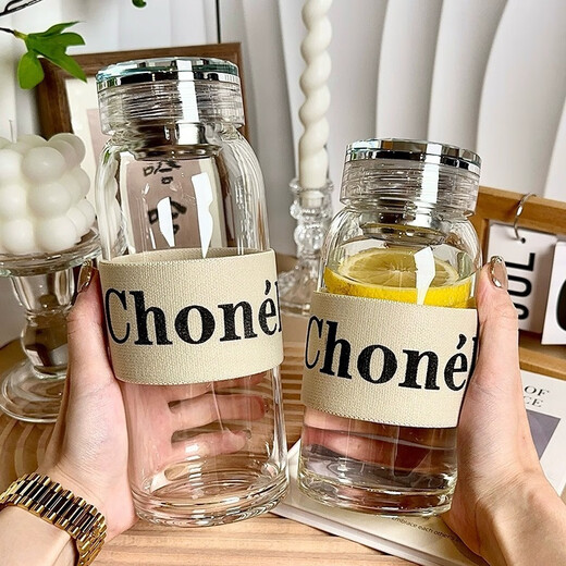 Zhenchu water cup, high-looking glass cup for women, high-end, light luxury, high borosilicate tea water separation cup, high temperature resistant tea cup for men, diamond lid, cup sleeve + heat-resistant and explosion-proof 600ML