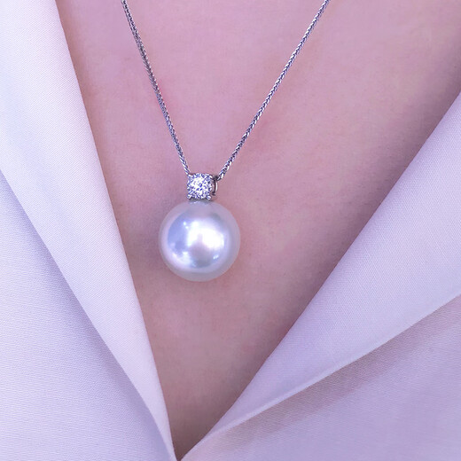 South Sea Australian white pearl pendant Australian white pearl color Princess Diana style seawater flawless 18 set with single diamond Australian white pearl pendant 8mm