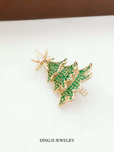 Feiyu exquisite niche design Christmas tree rotatable brooch women's light luxury high-end cute brooch