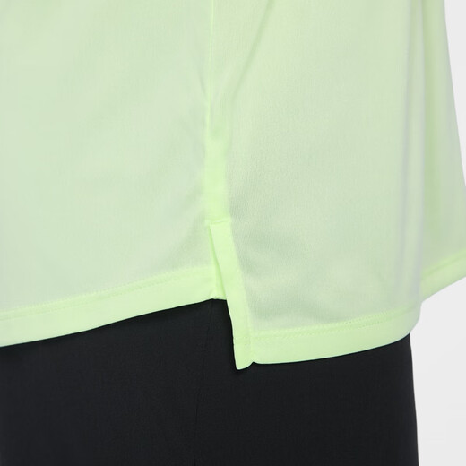 Nike (Nike) Offizieller Stride-Herren-Kurztrocknen dünner Top-Herbst-Kurzhülsen Reflektierende atmungsaktive hv5204 701 leicht gelb grün/silber s