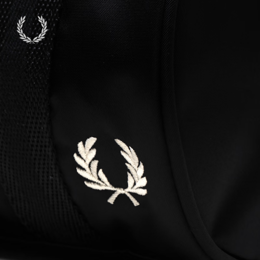 Fred Perry.Amy联名款女士休闲包2025夏麦穗爱心单肩手提包L9265 BKX/黑色