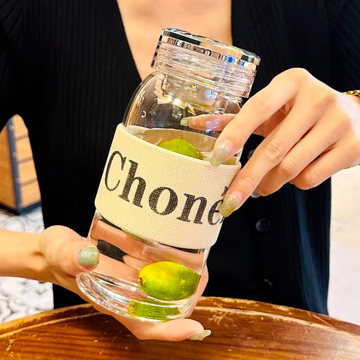 Zhenchu water cup, high-looking glass cup for women, high-end, light luxury, high borosilicate tea water separation cup, high temperature resistant tea cup for men, diamond lid, cup sleeve + heat-resistant and explosion-proof 600ML