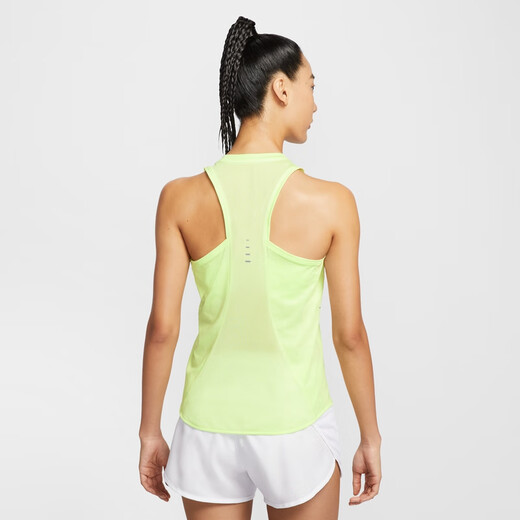耐克女子速干跑步背心秋季反光透气NIKE SWIFT DRI-FIT HQ0621 701微黄绿/银 M