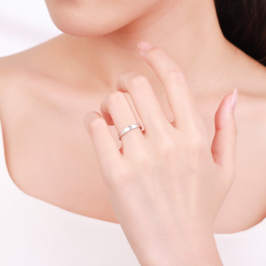 China Gold (CHINA GOLD) platinum full circle copper coin ring platinum ring coin as a birthday gift for girlfriend and wife. The gold weight is about 2.6g 12#