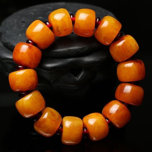 Fall in love with the old Phoenix, Russian material, old yellow beeswax amber barrel bead bracelet, old bead wax amber string, original stone drum bead beeswax bracelet, small shiny model 13*19 old honey barrel bead red separator, bagged