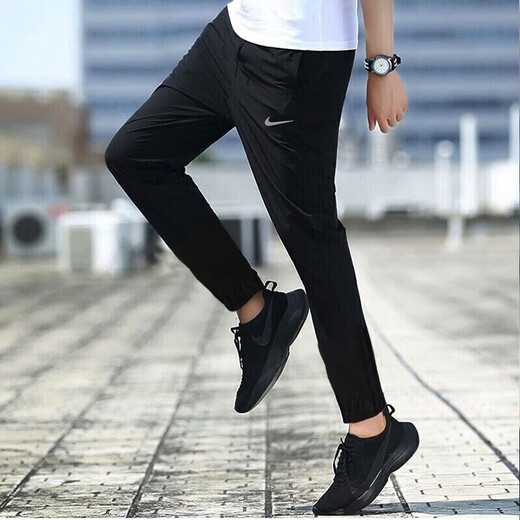 Nike (Nike) Herren Sportset 25 Sommer Neuer modischer doppelter Druck atmungsaktives Kurzarm T-Shirt Lose Hosen zweiteilige HV4882-389+FB7498-010 S
