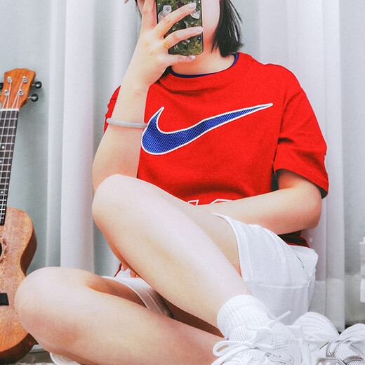 Nike T-Shirt Damenbekleidung 2023 Sommer Neue Mode Sportbekleidung lässig bequeme Fitness atmungsaktiven losen runden Nacken Kurzärmel HF6291-687/Red M.
