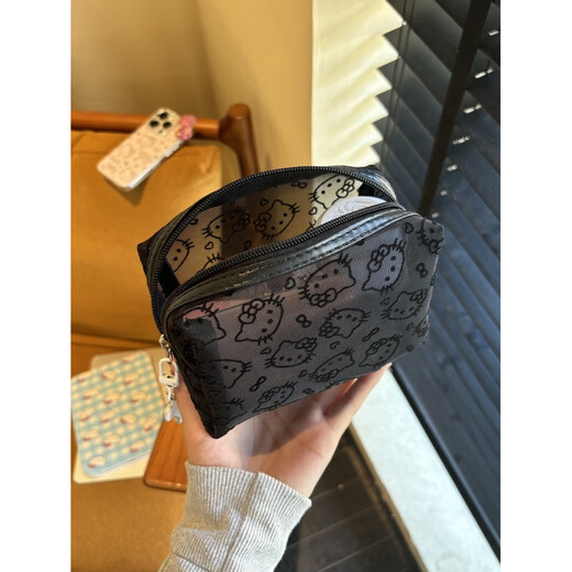 Simple and cute black mesh kitty cosmetic bag, portable large-capacity storage bag, hand-held makeup bag, stain-resistant, black flocked mesh kitty bag + small bones