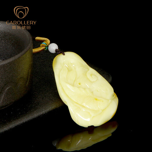 Jiale Beeswax Pendant for Men and Women Natural Amber Carved Fish Pendant Baltic Amber Necklace Accessories Birthday Gift