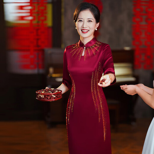Chi Xuanxi's mother-in-law cheongsam cheongsam autumn and winter style mother wedding dress acetate noble dress burgundy 9712 centimeter sleeve M 85Jin[Jin equals 0.5 kg]-95Jin[Jin equals 0.5 kg]