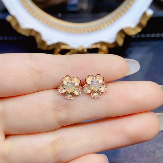 Fat Donglai's same style natural opal earrings crystals are completely clear and sparkling, S925 silver precision inlaid as a gift to my girlfriend