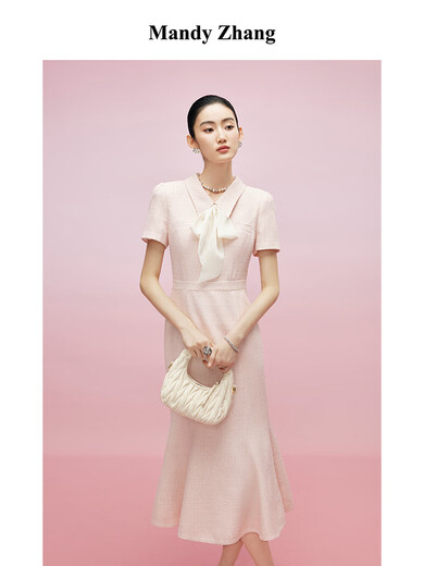 Mandy Zhang'golden Ratio Ligne de princesse en forme de mince petite robe de queue de poisson parfumée pour la robe d'été pour femmes poudre de fleur de cerisier (streamer amovible) L