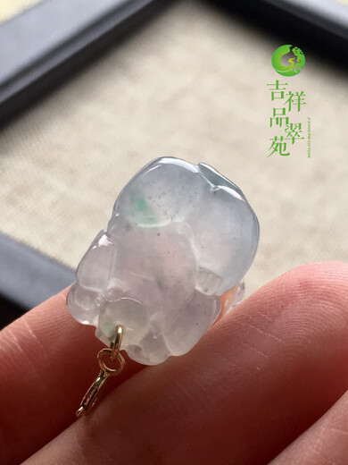 Youshu Myanmar A goods ice seeding glue ice floating green twelve zodiac pig 18K gold pendant necklace jade belt certificate