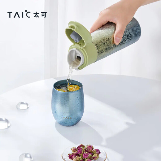 TAIC pure titanium thermos cup, one-click flip-up lid, lightweight cold-keeping accompanying water cup, small, portable, portable gift, Luluoqing, exquisite gift box, 420ml