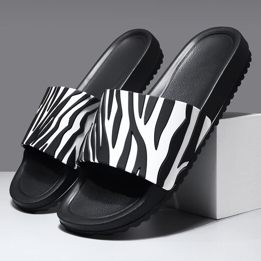 Slipper Herren Sommer 2025 Neues Innenhaus Freizeitpersonalisierter Reisestrand Anti-Rutsch-Anti-Odor-Ein-Schlupf-Flops für Männer schwarz 42-43