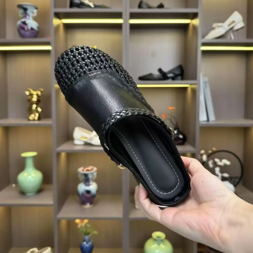 
FR.YH.ZH strongly recommends the new 2025 summer fashion hollow weaving versatile color women's Baotou sheep 3883 black 35