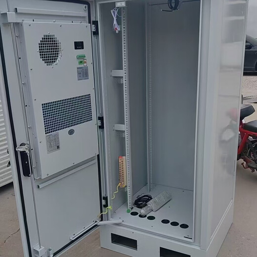 Outdoor cabinet with air conditioning power supply cabinet dustproof and waterproof customization 750*1700 stainless steel base station 2100 constant temperature 650*650*1200 with 1500W air conditioning *3 trays Default 1