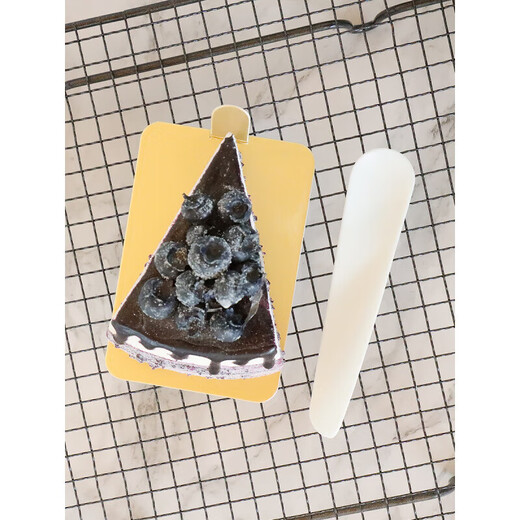 Shantou Lincun Food Grade Packaging Disposable Birthday Cake Spoon Ice Cream Spoon Pudding Spoon Twisted Spoon Takeaway Plastic Spoon Tableware White 100 Count (Specifications 5 Count/Pack)