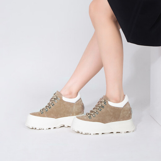 Iijin offizielle neue Frauenschuhe 8 cm dicker Sohle erhöhter Maillard Low-Top Carabiner Casual Schuhe für Frauen YF687koe Camel 39