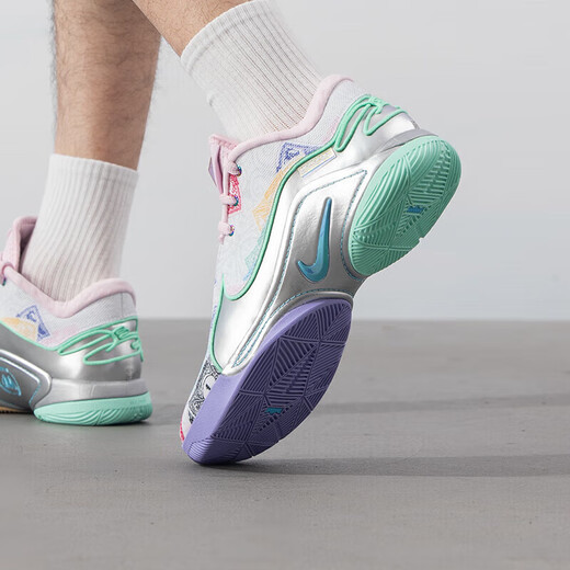 Nike (Nike) Chaussures officielles des hommes de navire à navire 25 Summer New LeBron 22 James 22 Traine de jeu Sports Sports Basketball Chaussures FZ1098-100 40