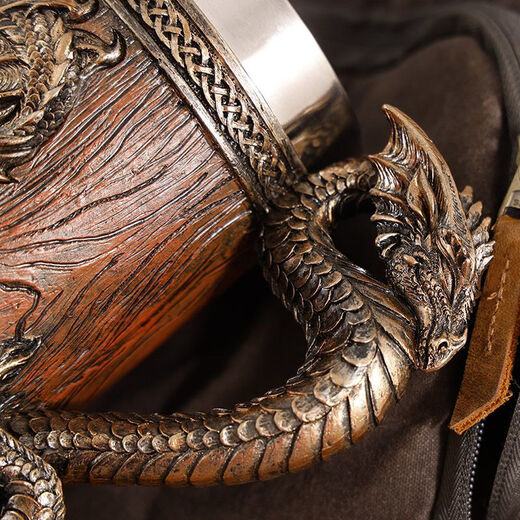 Sailoto Medieval Retro Western Dragon Totem Wooden Barrel Beer Cup Western Pterodactyl Mark Coffee Cup 600ml Faucet Wooden Barrel Beer Cup Silver 201 Steel Free