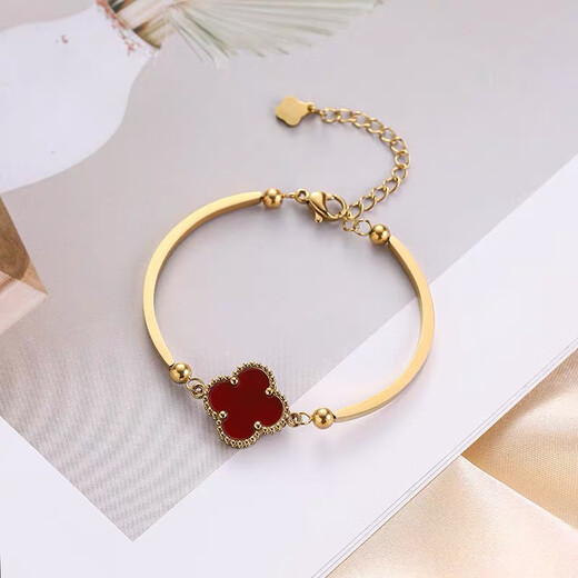 ANST Old Phoenix Gold Store's popular double-sided four-leaf clover bracelet is a gift for your girlfriend, a light luxury gold-plated 18K gold-plated titanium steel bracelet, black