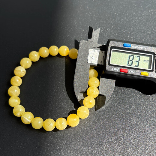 Yuzhi 1 item, 1 certificate, 1 shot, natural Russian raw ore, unoptimized beeswax bracelet, amber bracelet, bead diameter 8.3mm, hand circumference 16cm, 7.06g G669