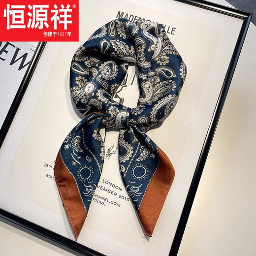
Hengyuanxiang new Korean version of silk scarf small square scarf women's decoration versatile retro Japanese and Korean version of literary scarf retro temperament Oil painting girl - light gray light luxury products popular this year