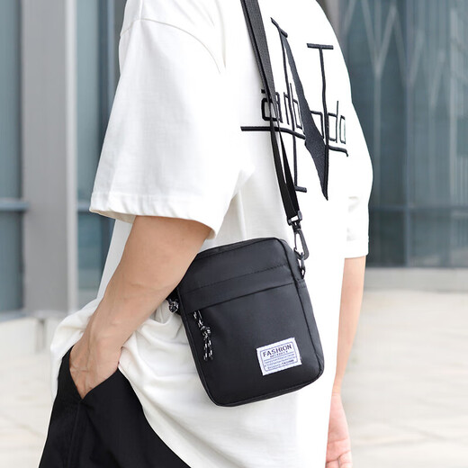 Bolsa de hombro para hombres livianos bolsas cruzadas de cuerpo de hombre mini bolso de hombro para hombres inclinado informal de mochila pequeña 8824 negro