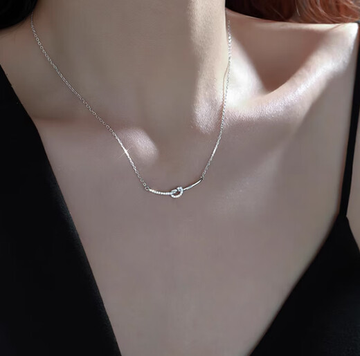Bai Qixin titanium steel necklace smile knot clavicle chain female ins high-end niche light luxury pendant birthday gift for girlfriend smile knot necklace gift box