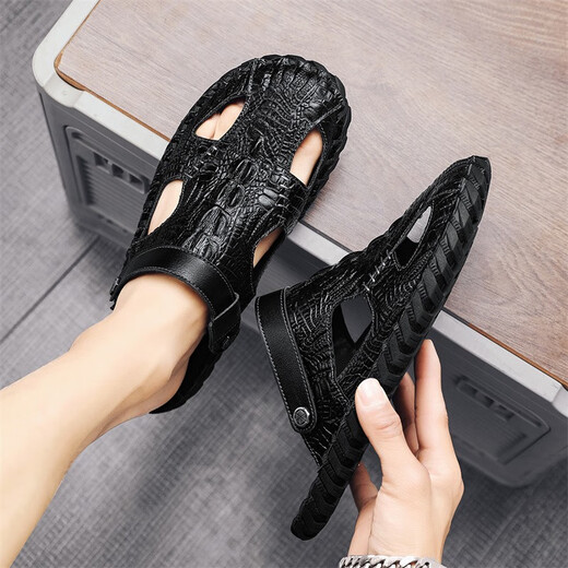 2025 Sommer Echtes Leder-Herrenbeutel-Toe Dual-Purple-Soft-Soled-Sandalen für das Fahren am Strandgeschäft High-End-Freizeitsandalen M9855 Schwarzer wasserdicht und nicht rutschend 42